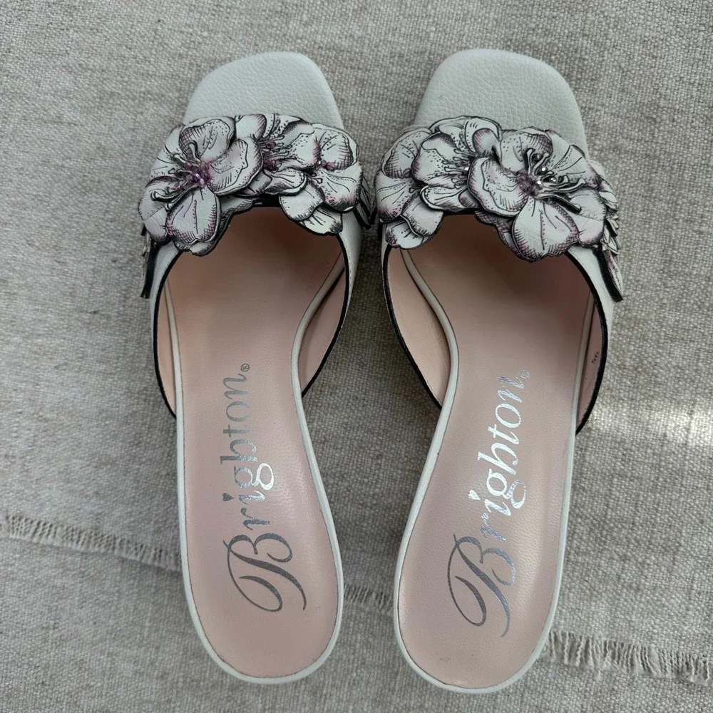 Brighton Cherry Heel 7M White Leather Floral Crystal Flower Sandals Brazil PA-95